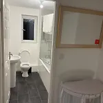 Modern 2br House Sleeps 5 Free Parking Contractor Friendly Parking Dom wakacyjny Middlesbrough