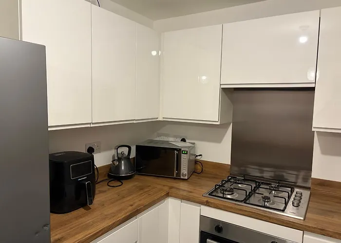 Modern 2br House Sleeps 5 Free Parking Contractor Friendly Parking Vakantiehuis